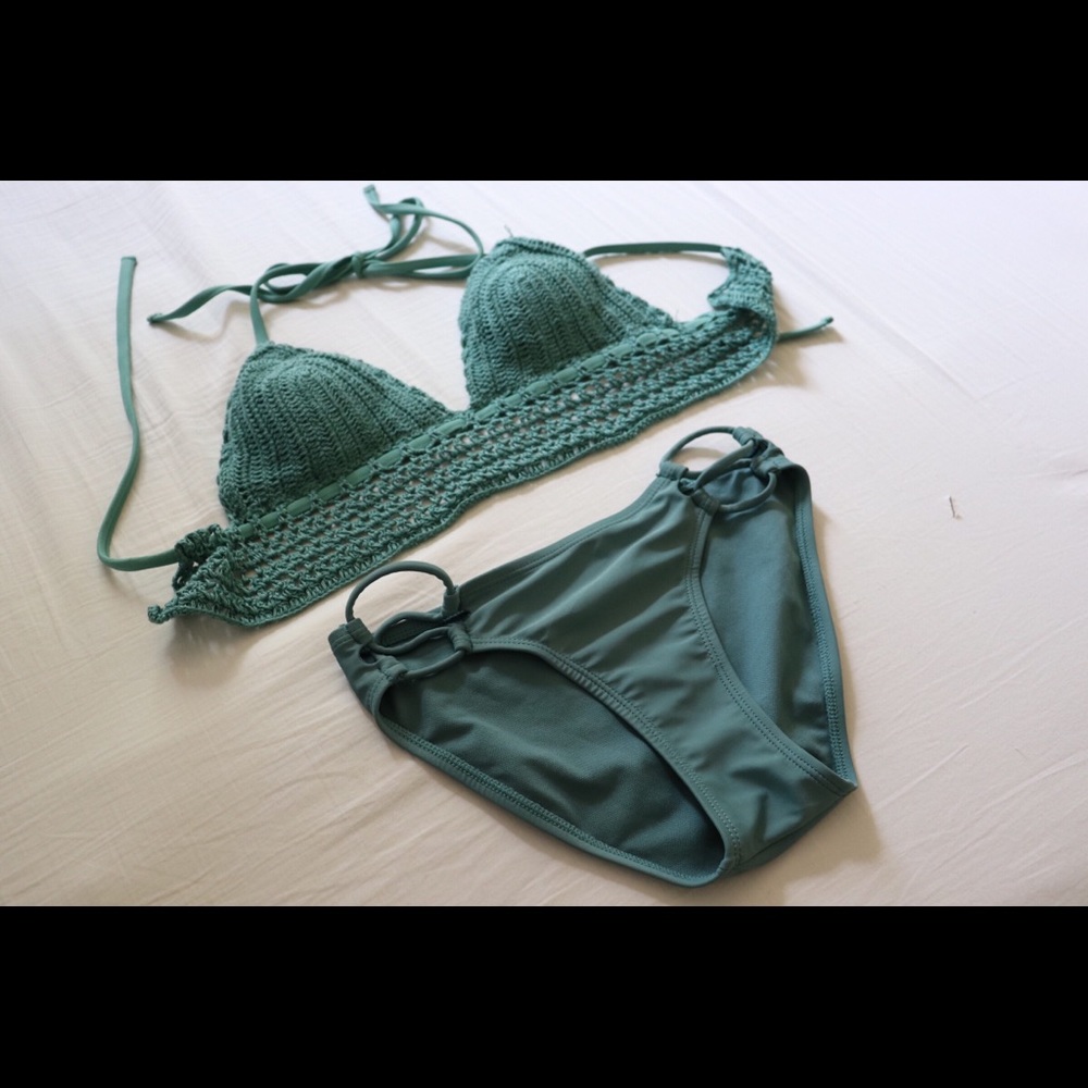 Crochet bikini - Picture 3 of 5